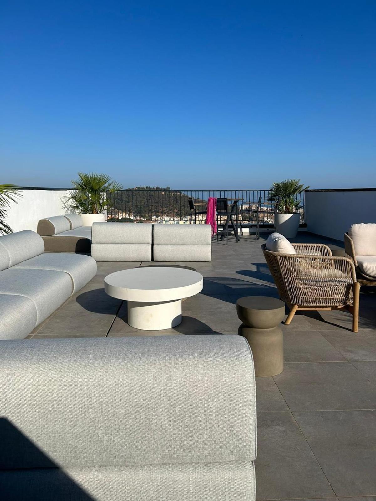 Urban Sky Apartment Malaga Exterior photo